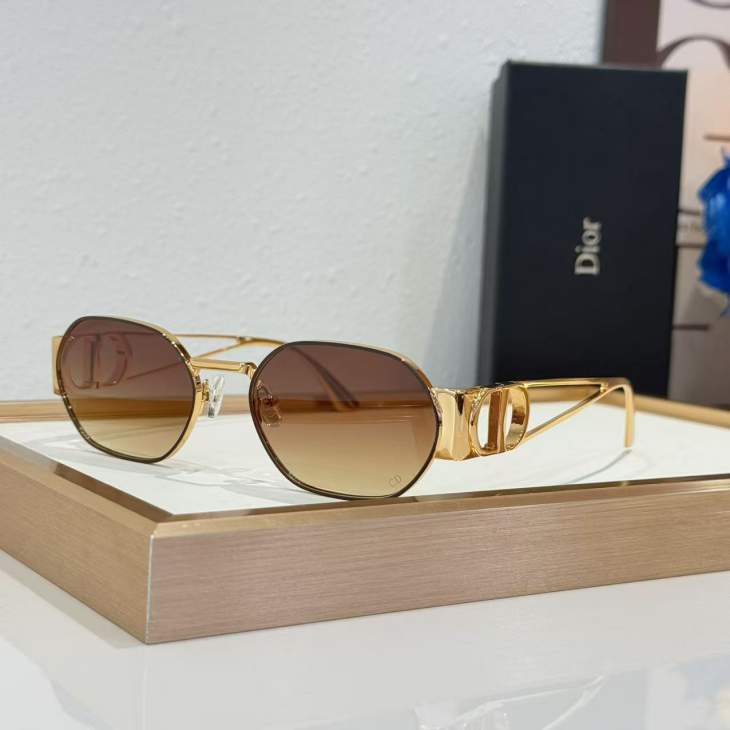 Picture of Dior Sunglasses _SKUfw76250388fw